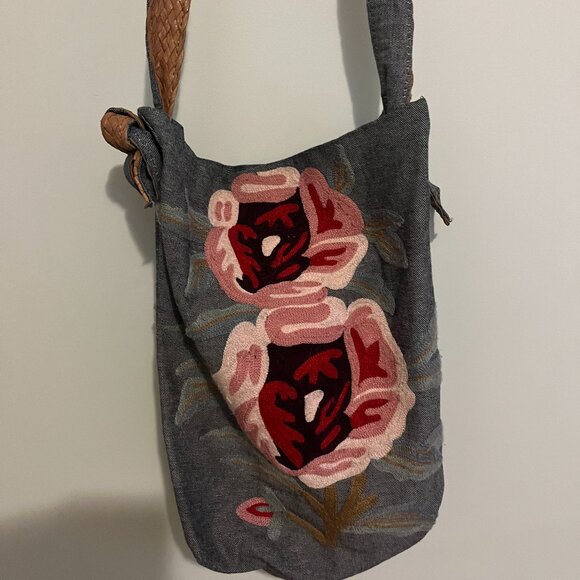 Jasper & Jeera bag with rose motif - Picture 1 of 3